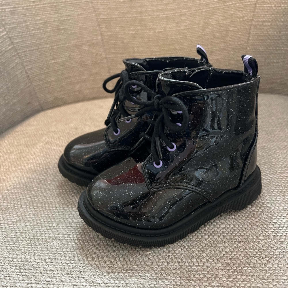 Toddler black glitter lace up side zipper combat boots wondernation size 5 EUC